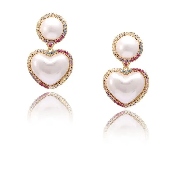 Brinco de pérola em forma de coração